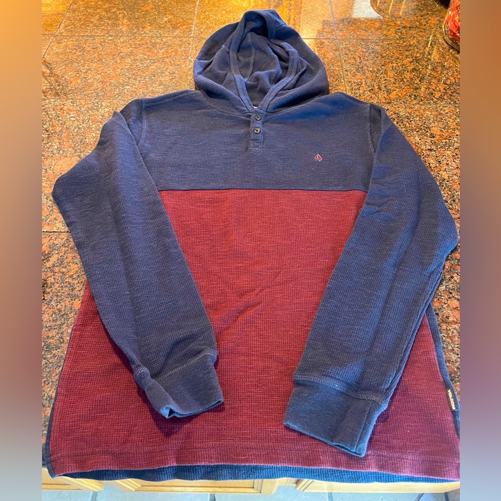 Volcom youth boys long sleeve hooded shirt. Youth size 14/XL